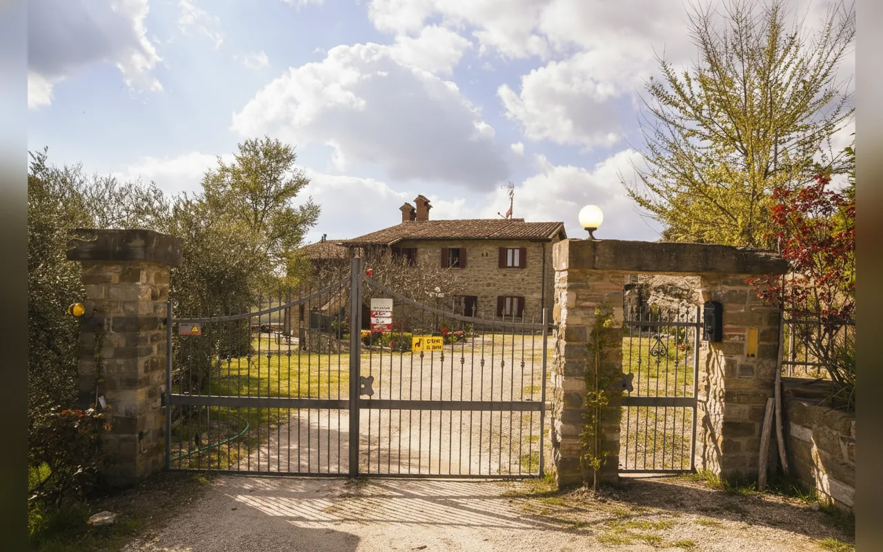 CASA CRESTA, struttura a Gubbio (Umbria) (foto 13)