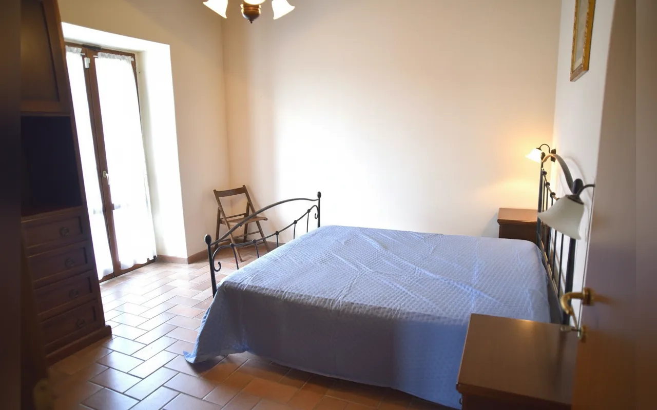 Camera con bagno privato — CASA CRESTA, Gubbio (Umbria) (foto 24)