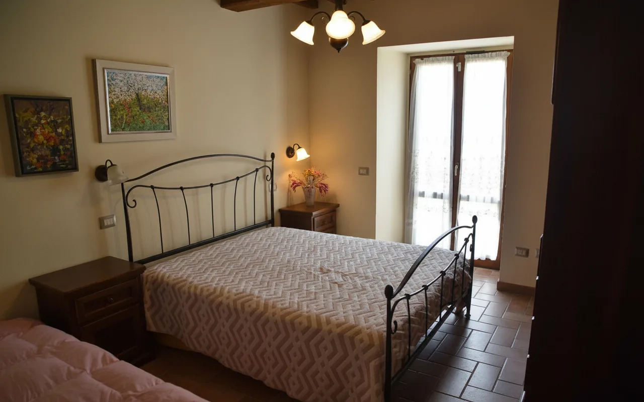 Camera con bagno privato — CASA CRESTA, Gubbio (Umbria) (foto 39)